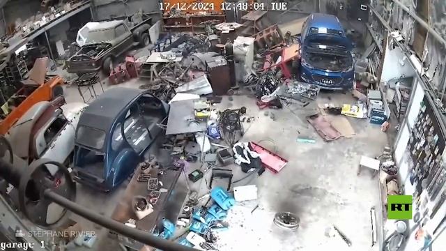 لحظة وقوع زلزال عنيف ضرب فانواتو