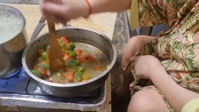 фкусная минутка -картошка с тушёнкой и мантики на подушке