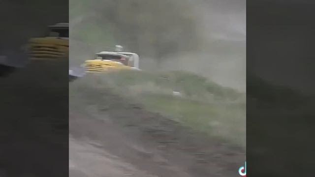 Гонки грузовиков. Экстрим!