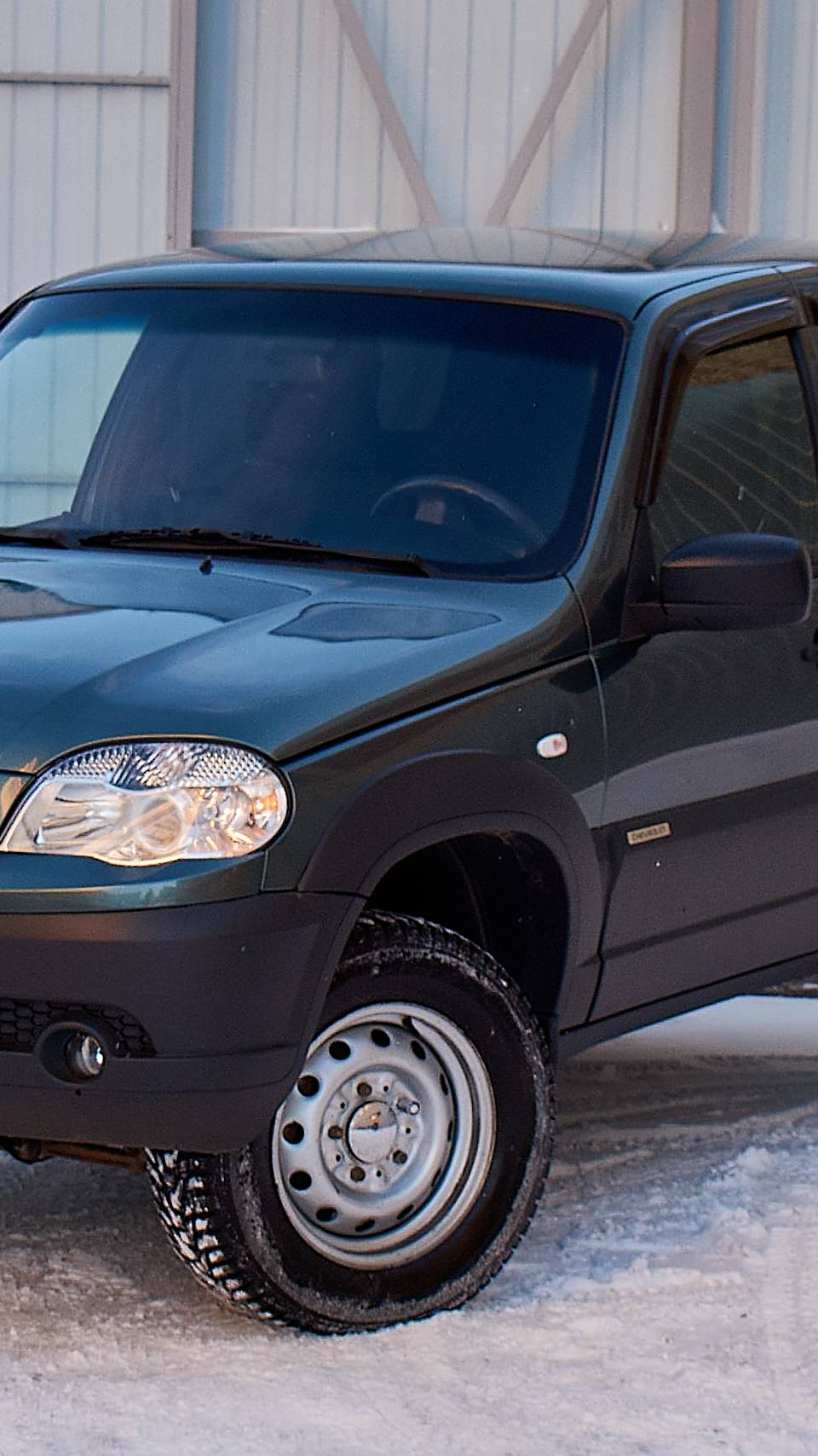 Обзор на Chevrolet Niva Внедорожник 5 дв. 1.7 MT 4WD 2016г