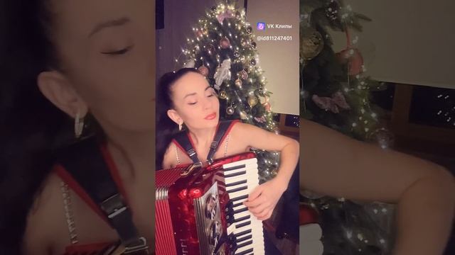 Девушка красиво играет вальс #cover #accordionmusic #триаккорда #accordion