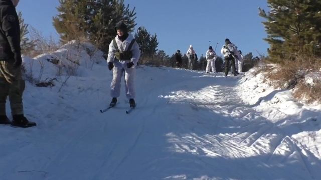Сегодня — морозное зимнее утро. Однако, по традиции наши воспитанники отправились на полевой выход.