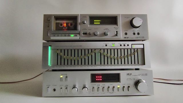 Akai GX-F25. Akai EA-G90, Akai AM-U55