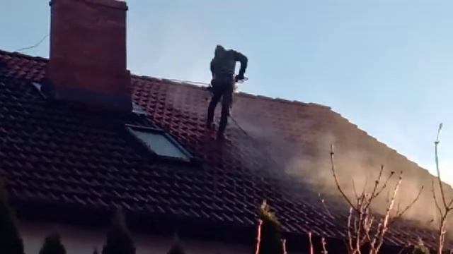 Мойка кровли на выезде.