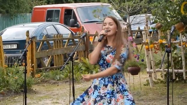 Трактористка - Алеся Крейдич - 16 лет.