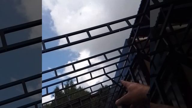 сварил навес на ангар, но не себе.