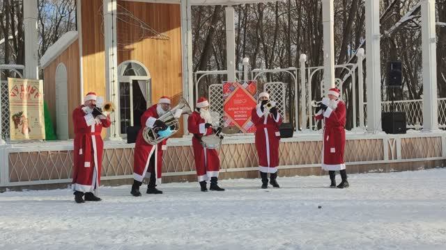 оркестр Дедов Морозов - песня "Потолок ледяной"