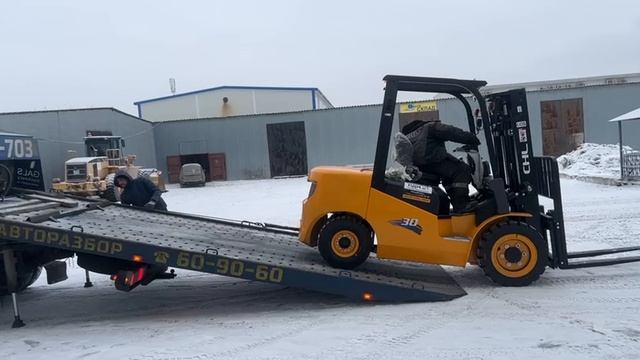 Продажа вилочного погрузчика CHL CPCD30