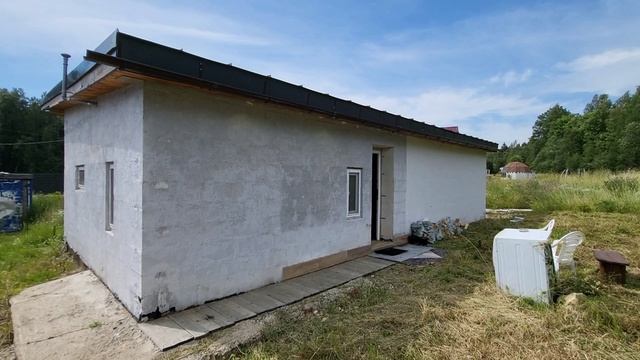 Уютный домик рядом с речкой и лесом