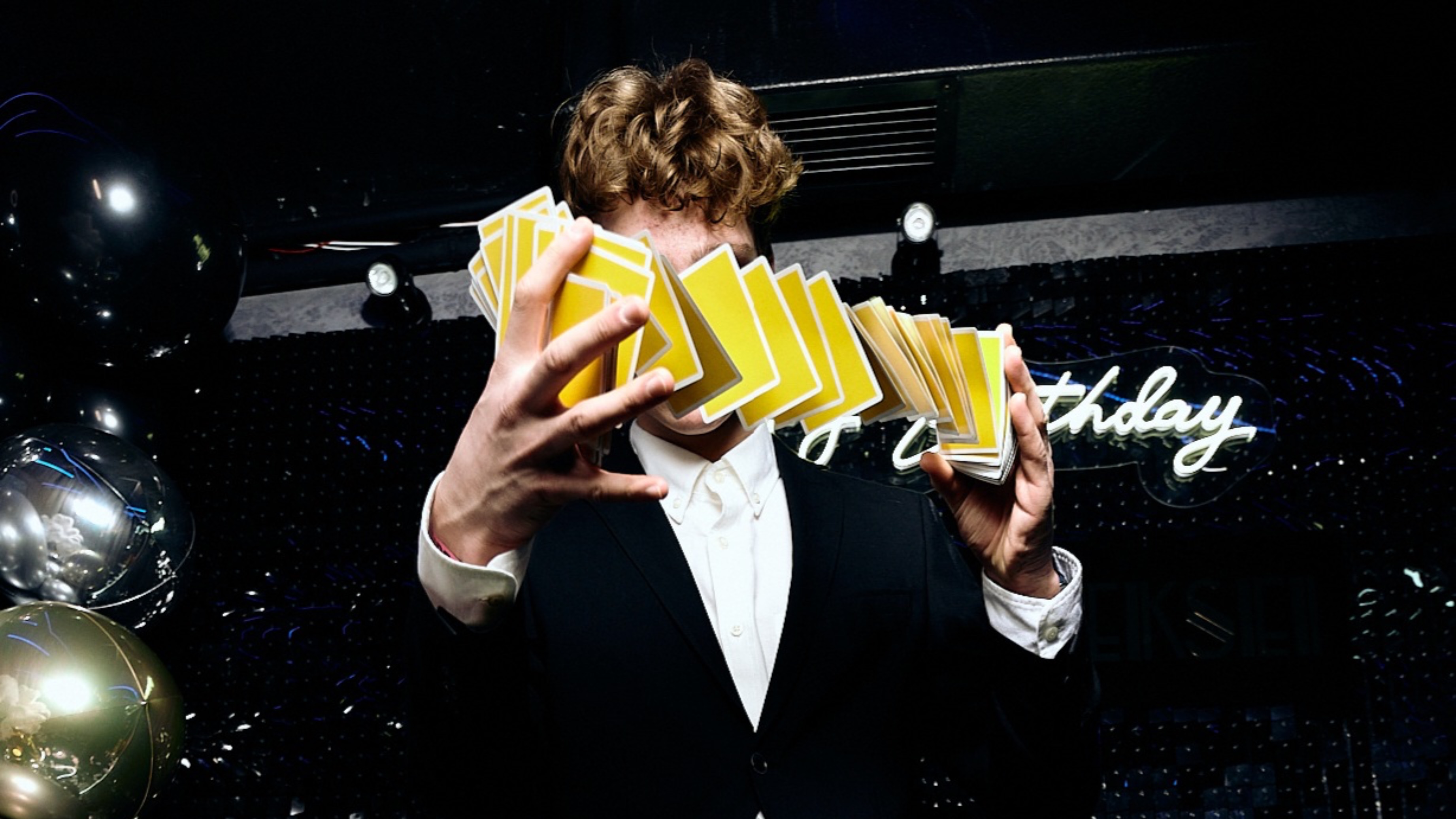 ILLUSIONIST NIKOLAY VEDAREV