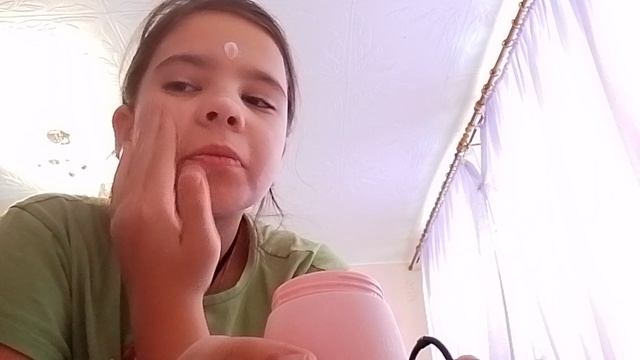 тутор на уход за кожей лица, губами и места для нанесения духов