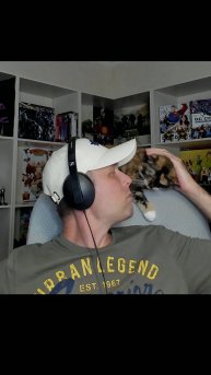 Смешные нарезки с Ёш Серёжем часть 26 / Еш Сереж и кот #shorts #ешсереж #ежсереж #котоблогер