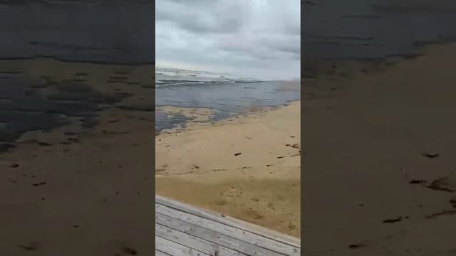 Ещё кадры последствий крушения двух нефтяных танкеров в Краснодарском крае