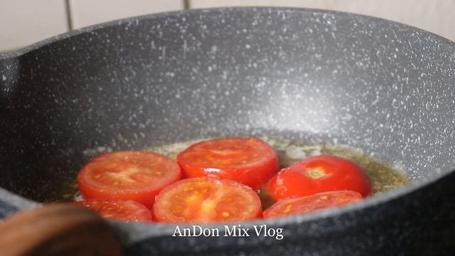 Omelette egg with tuna paprika tomatos  onion chef cooking cuisine omelette andonmixvlog