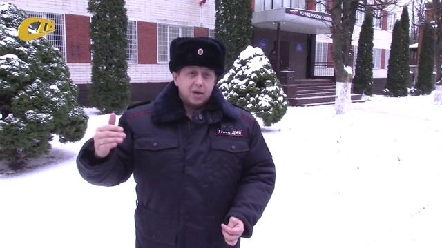 ПОЛИЦЕЙСКИЙ ЖЕЛЕЗНОГОРСКА РАССКАЗАЛ О ТОМ, КАК ПОМОГ СПАСТИСЬ РЕБЕНКУ ИЗ ГОРЯЩЕЙ КВАРТИРЫ