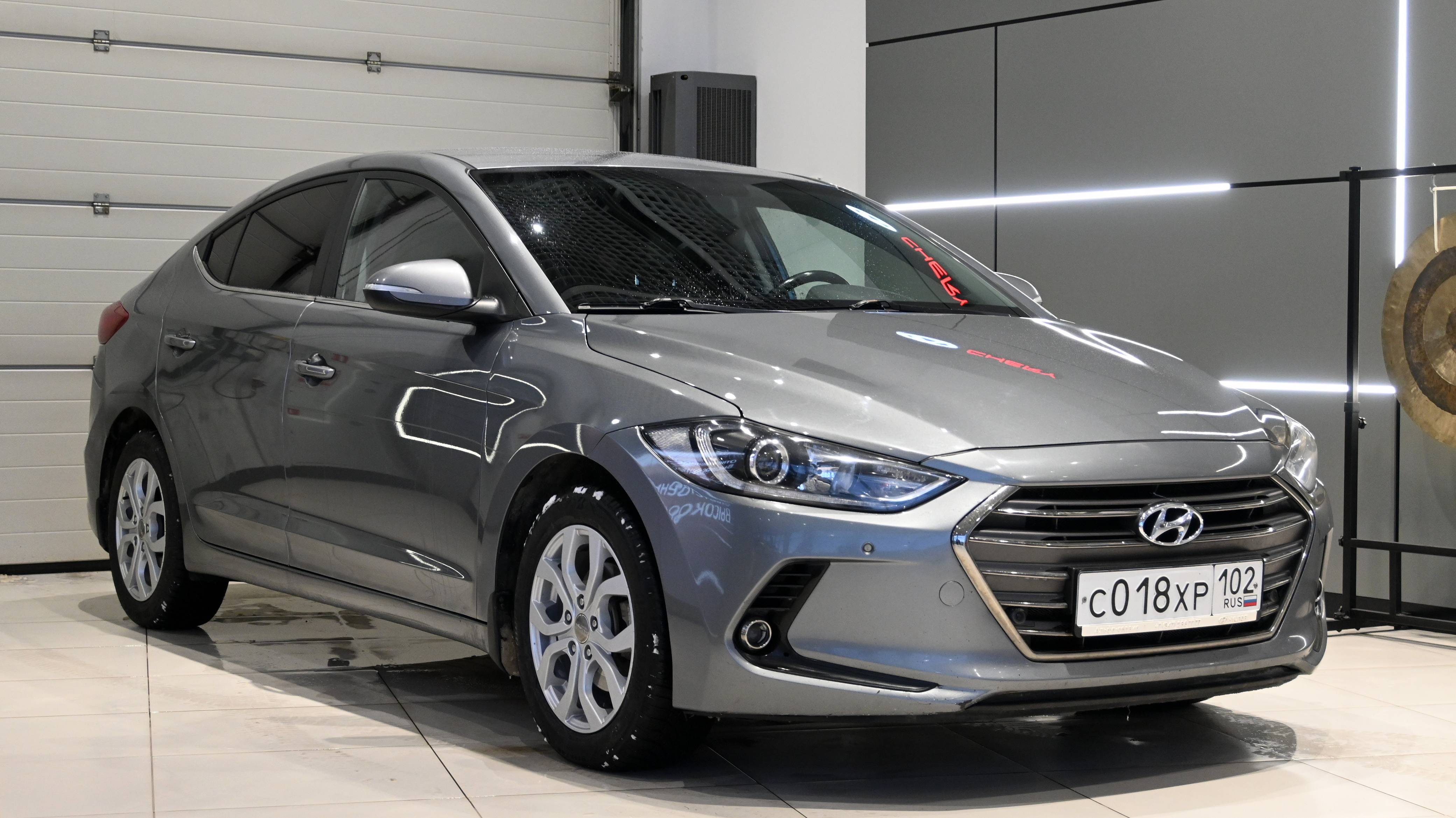 Hyundai Elantra (2016) 000125