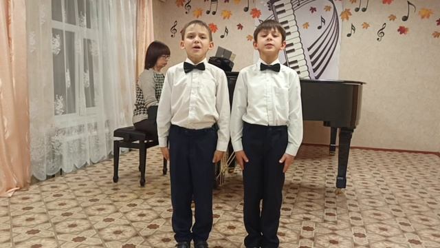 "Утята и ручей", Исполняют: Устинов Арсений, Галицын Иван, 8 лет