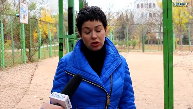 Шприцы, бутылки и разрушенные площадки: где детям заняться спортом?