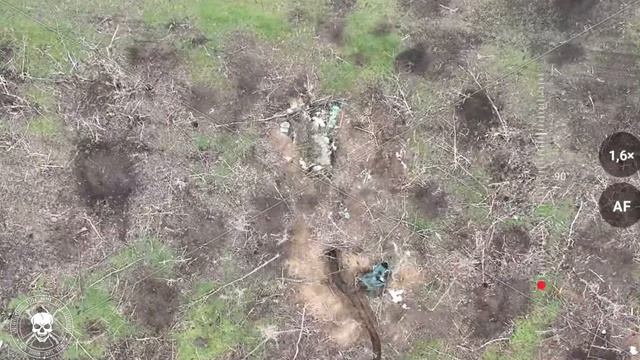 «Орнитологи» отряда БАРС-32 накрывают сбросами опорник врага на Запорожском направлении @Dnepro_Rub