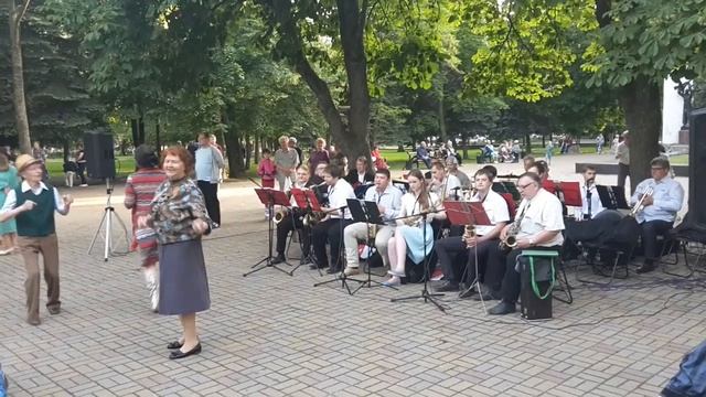 Курск. Парк Бородино. Танцы