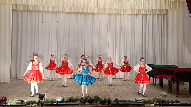 ОТЧЁТНЫЙ КОНЦЕРТ ХОРЕОГРАФИЧЕСКОГО ОТДЕЛЕНИЯ "КАНЕВСКОЙ РДШИ"