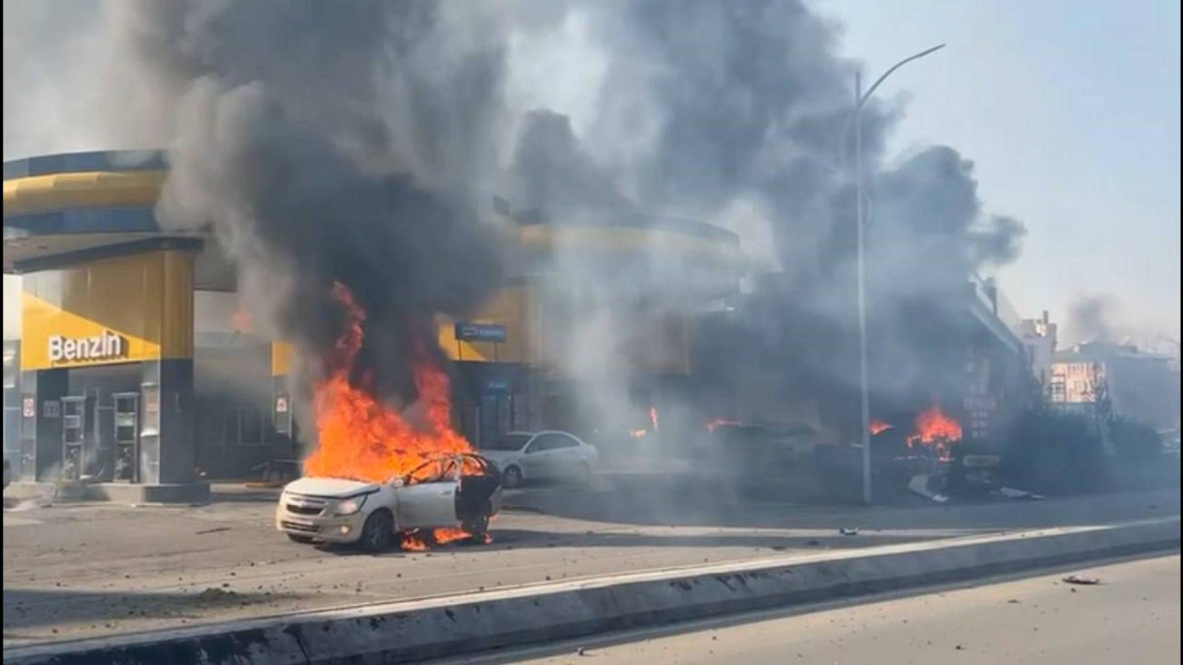На видео попал взрыв на заправке в Узбекистане