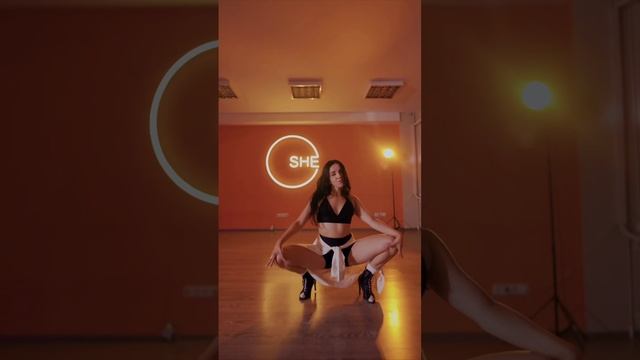 Виктория Ускова - High Heels Choreo - She Dance -Владивосток-Britney Spears -Oops!...I Did It Again