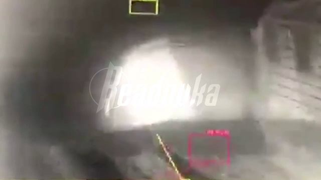 Момент въезда грузового поезда в пассажирский в Мурманской области