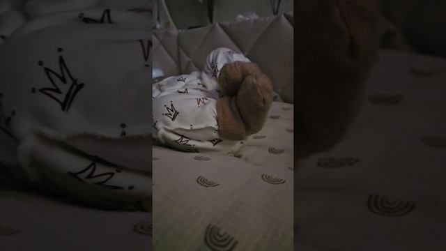 Новорожденная малышка.