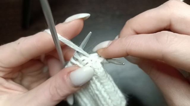 Резинка 1*1 спицами при круговом вязании бабушкиными петлями