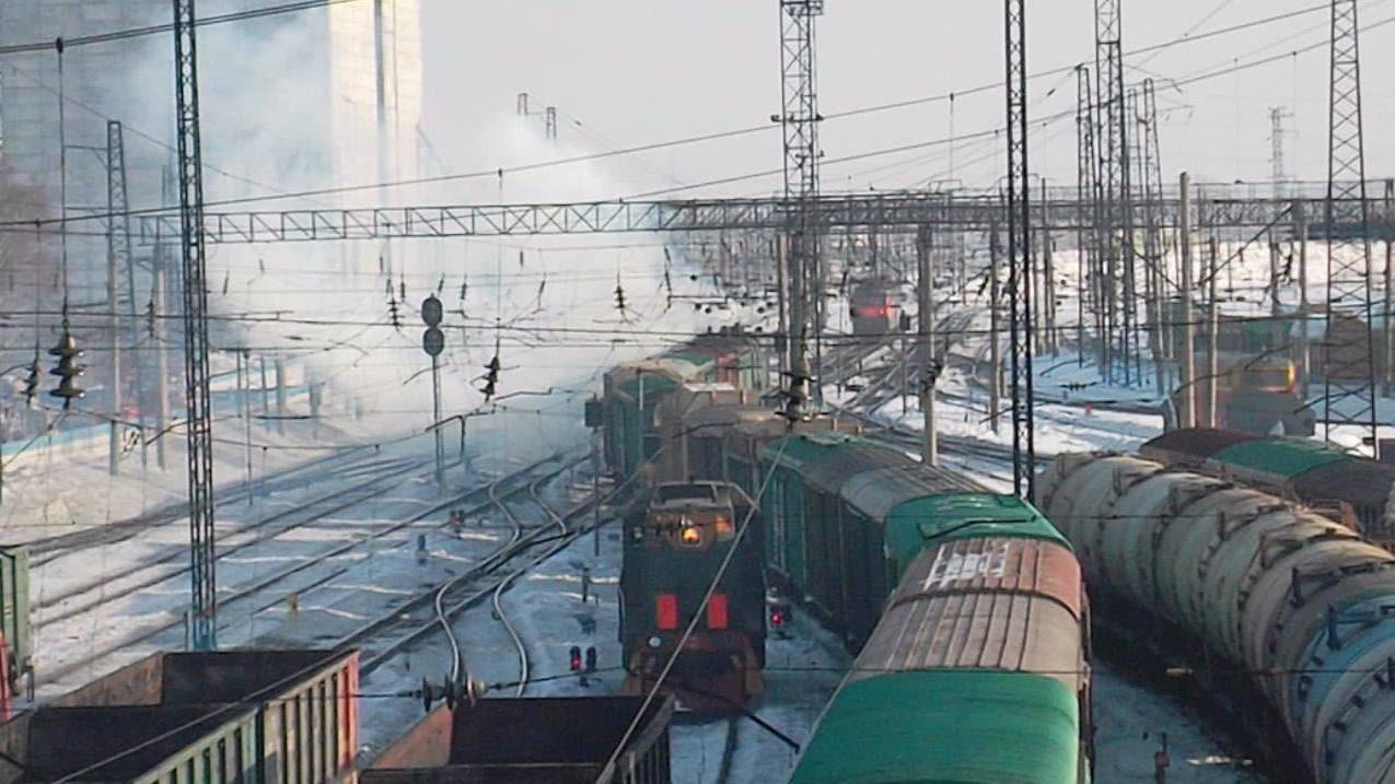 Отправление тепловоза 2ТЭ10М с дымком.