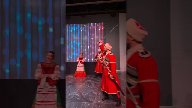 Самый зажигательный хор!💃