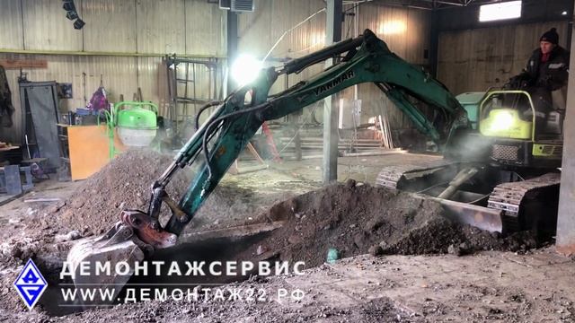 Капать смотровую яму руками не надо