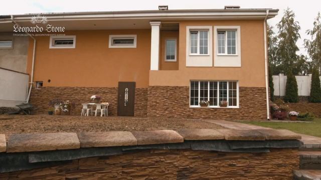 Отделка дома искусственным камнем _Леонардо 880_.