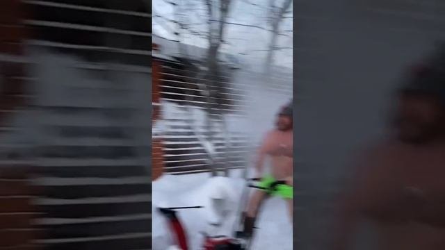 Неожиданное применение для снегоуборщика...😄