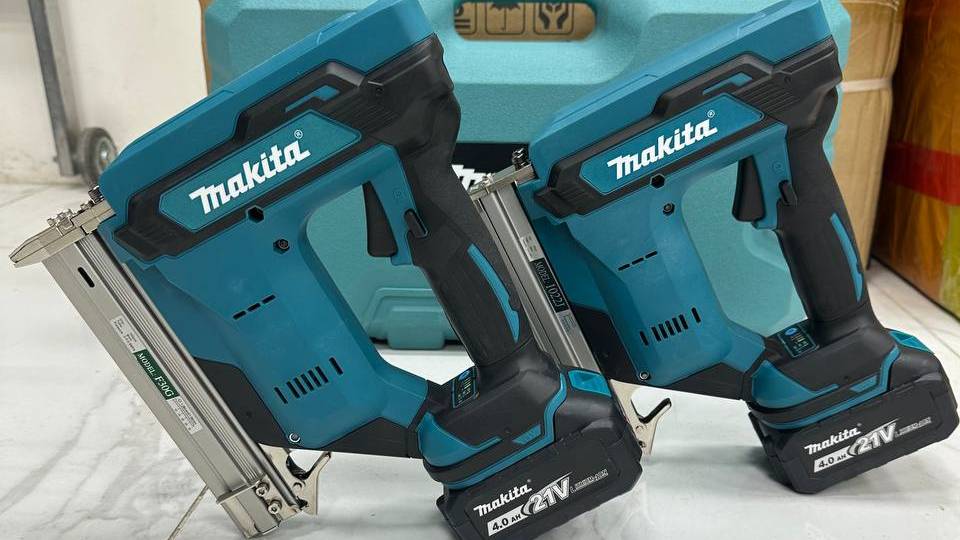 Аккумуляторные нейлеры Makita