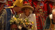 Камилла раздавала милостыню в драгоценностях Елизаветы II