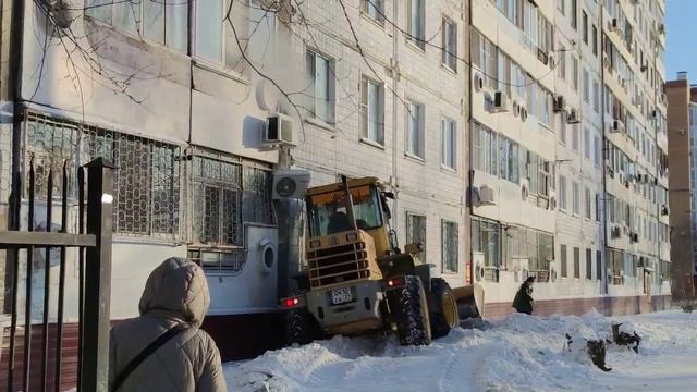 Погрузчик повредил кондиционер