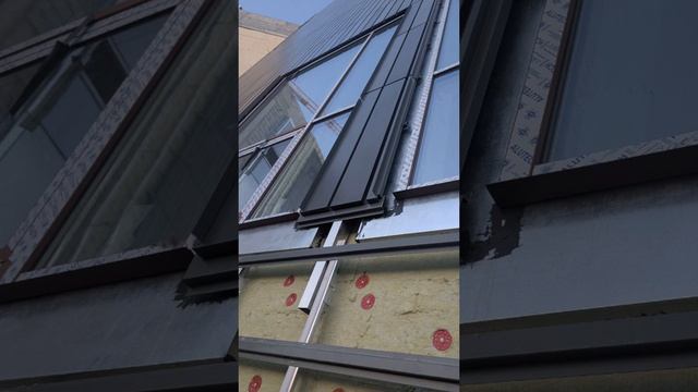 Сейчас активно ведутся работы по установке стеклопакетов на Кампусе УрФУ!🧑🎓