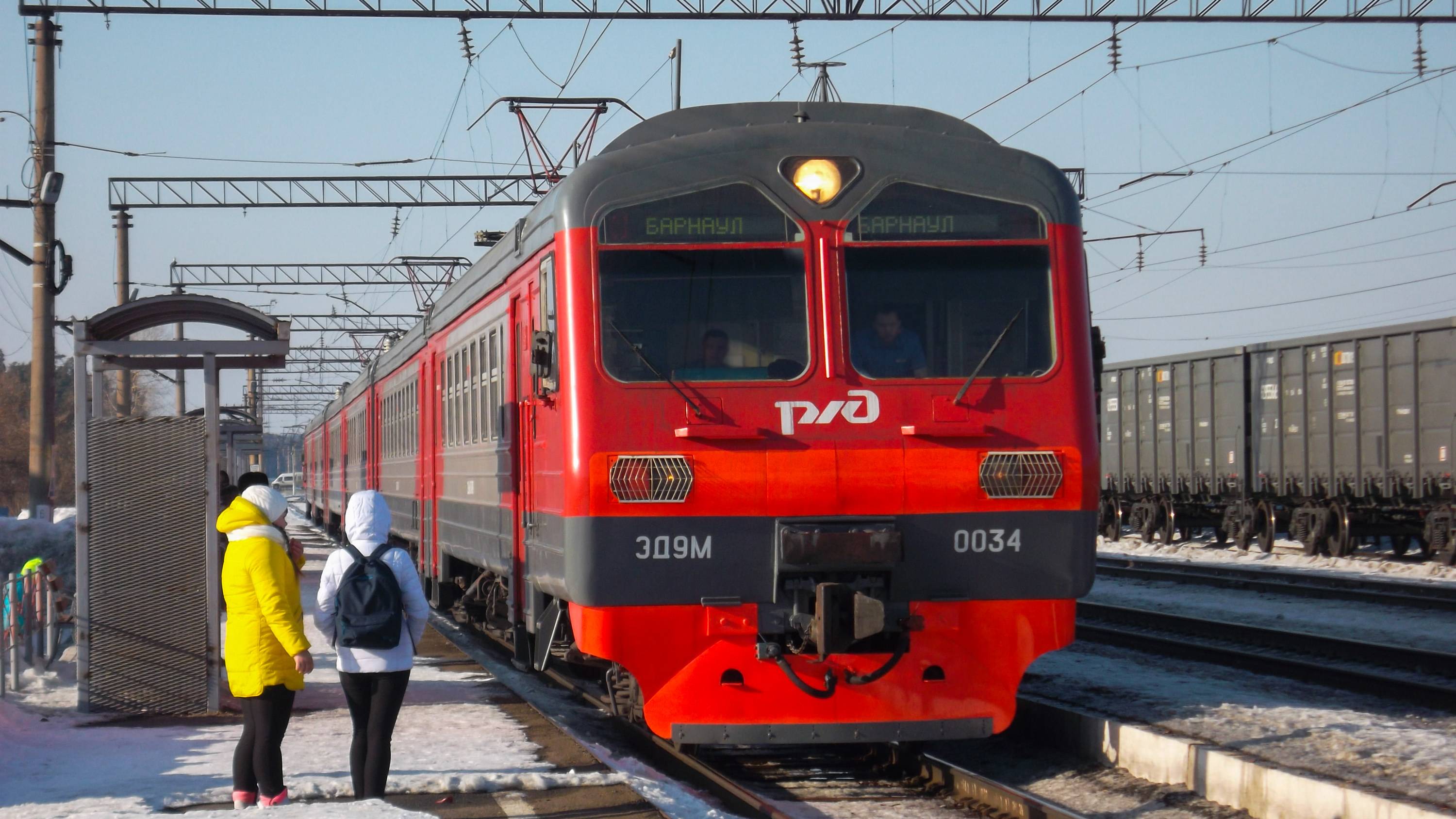 Электропоезд ЭД9М-0034. Покатушки от Повалихи до Велижановки+отправление. Интересный свисток.