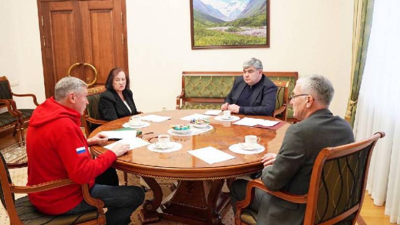 Казбек Коков пообщался с представителями движения «Народный фронт «За Россию»