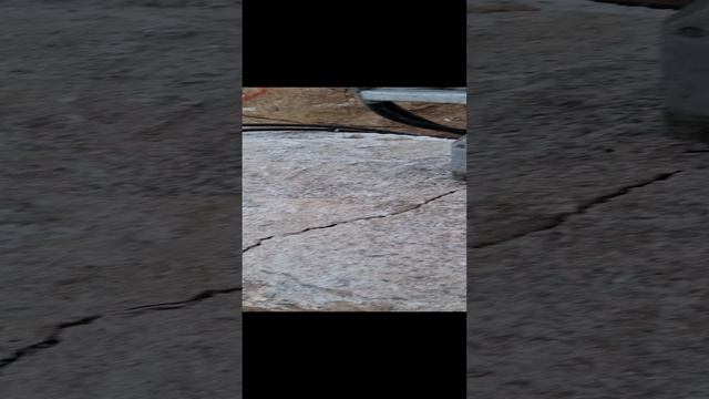 Как расколоть валун, скалу,камень?
