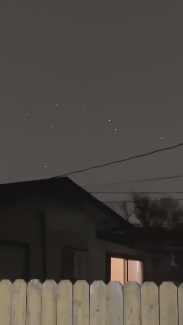 Крупное Скопление Летающих Объектов