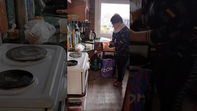 а на даче все иначе, здесь совсем другая жизнь