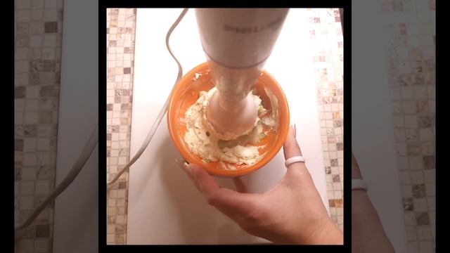 Канапе с красной рыбкой и муссом из авокадо!
