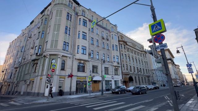 Хотите посмотреть - что самое интересное на улице Пречистенке в Москве? Посмотрим вместе
