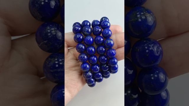 Браслет "Шар" Лазурит 10мм. Бусин в браслете - 18шт. Цена - 1 030 ₽ На сайте : stones-shop.ru