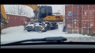 Чистка экскаватора от снега