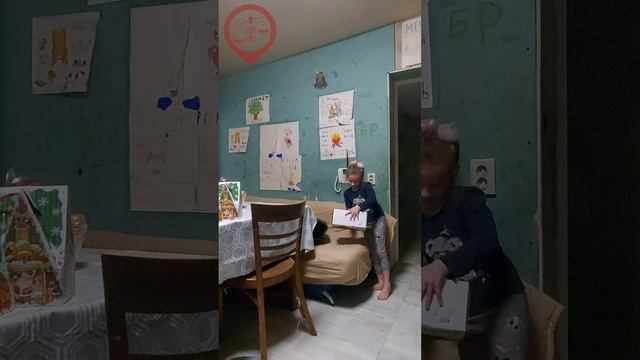 Дед Мороз и Снегурочка исполнили новогодние желания сухиничских мальчишек и девчонок