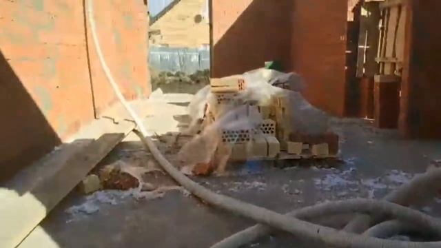 Утепление эковатой Ecowool кирпичных домов.
